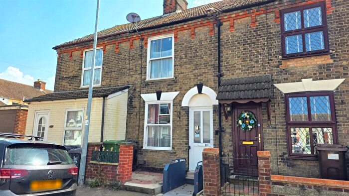 3 Bedroom Terraced House For Sale In Upper Cliff Road, Gorleston, NR31