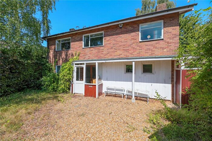 4 Bedroom Detached House For Sale In Stukeley Close, Cambridge, Cambridgeshire, CB3