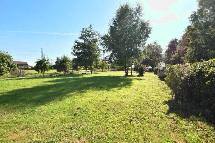 2 Bedroom Detached Bungalow For Sale In Windsor Lane, Crowle, Scunthorpe, DN17
