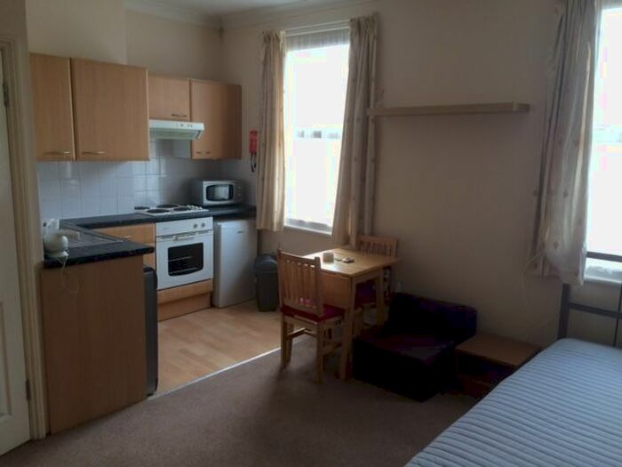 Studio To Rent In Whittington Road, London N22