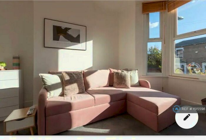 1 Bedroom Flat To Rent In Soames Street, London, SE15