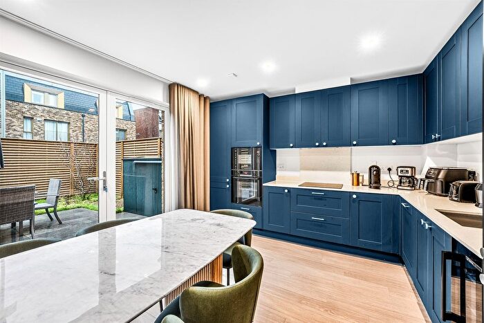 4 Bedroom Terraced House For Sale In Wilna Road, London, SW18