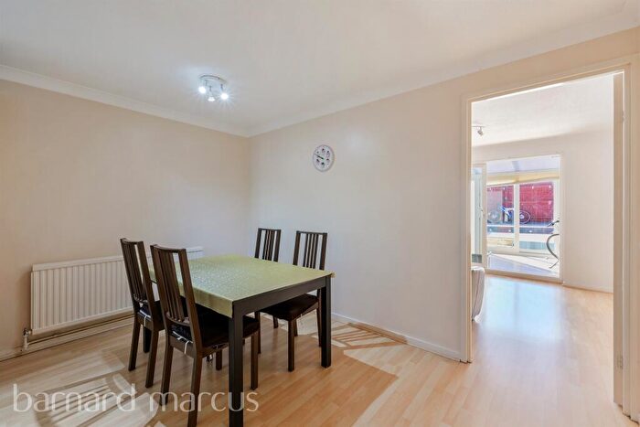 3 Bedroom Terraced House For Sale In Foxley Close, Redhill, RH1