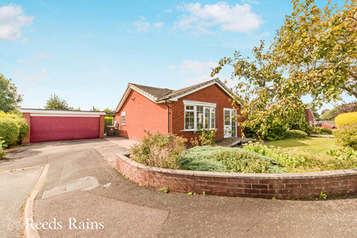 3 Bedroom Bungalow For Sale In Lindale Close, Congleton, Cheshire, CW12