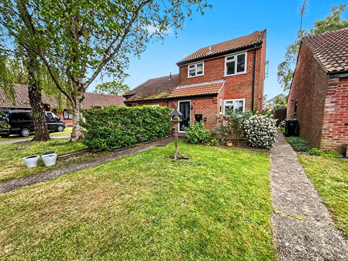 3 Bedroom Semi Detached House For Sale In Christchurch, BH23
