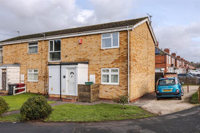 2 Bedroom Flat For Sale In Hilton Avenue, Scunthorpe, DN15