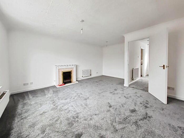 3 Bedroom Terraced House For Sale In Elm Park, Reading, RG30