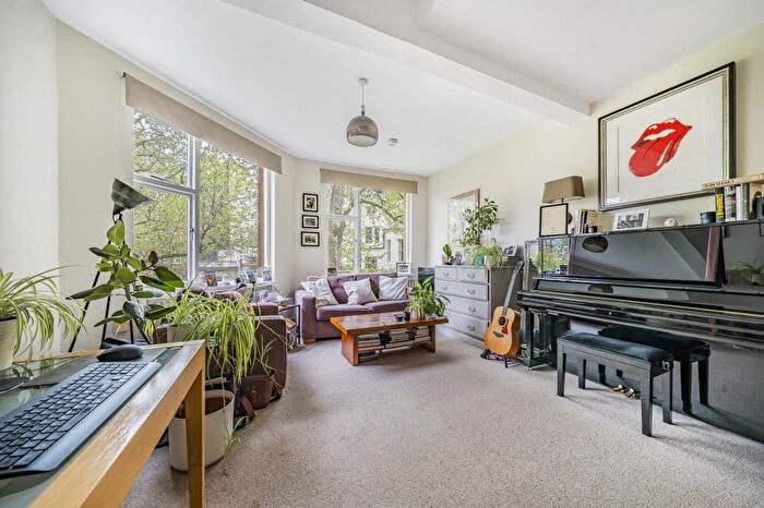 1 Bedroom Flat To Rent In Linden Gardens, Notting Hill, W2