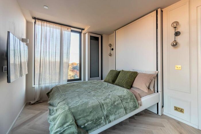 Studio To Rent In Willesden Lane, Brondesbury, London, NW2