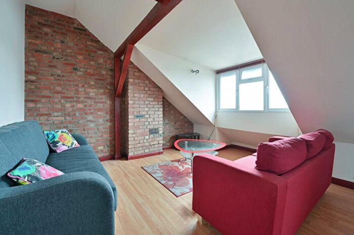 1 Bedroom Flat To Rent In Brondesbury Park, Brondesbury Park, London, NW2