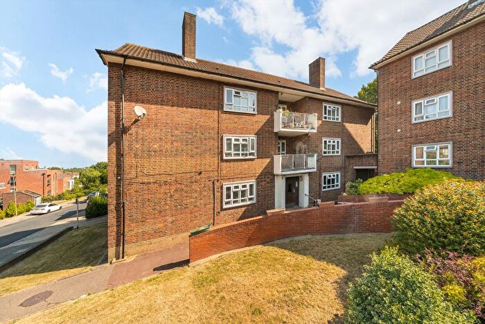 2 Bedroom Flat For Sale In Alexandra Road, London, N10