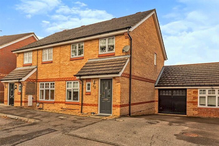 3 Bedroom Semi-Detached House For Sale In Great Innings North, Watton At Stone, Hertford, Hertfordshire, SG14