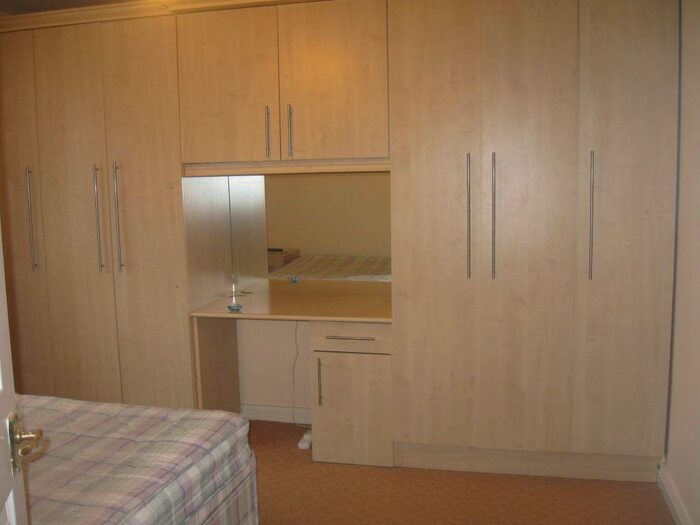 2 Bedroom Flat To Rent In Kingsway Court, Burroughs Gardens, Liverpool, L3