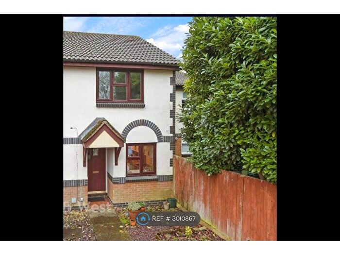 2 Bedroom Terraced House To Rent In Keats Avenue, Redhill, RH1