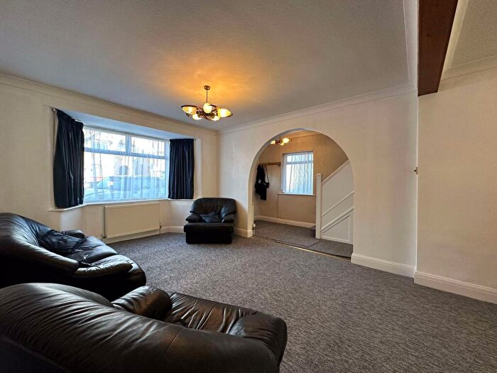 3 Bedroom Property To Rent In Oakleigh Avenue, Edgware, HA8