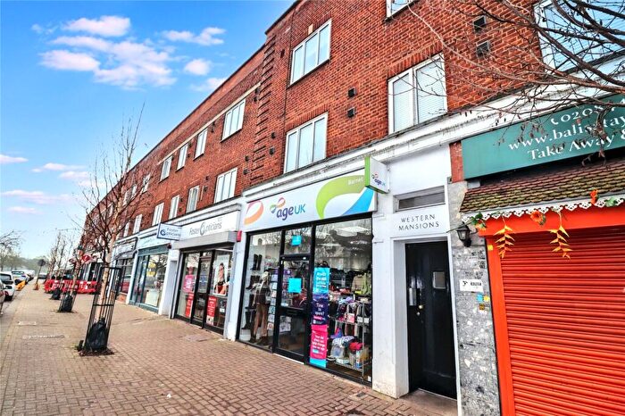 2 Bedroom Apartment For Sale In Western Mansions, Great North Road, EN5