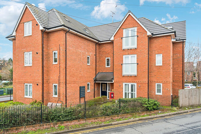 2 Bedroom Apartment For Sale In Asheridge Road, Chesham, HP5