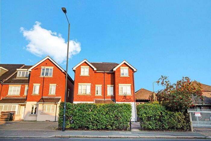 4 Bedroom Semi Detached House For Sale In Robson Avenue, London, NW10