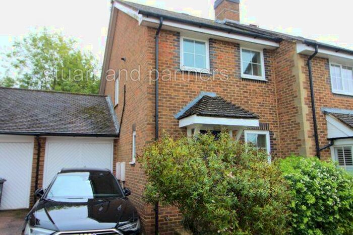 2 Bedroom House To Rent In Burrell Green, Cuckfield, RH17