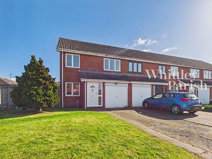 3 Bedroom End Terrace House For Sale In Pine Court, Attleborough, NR17