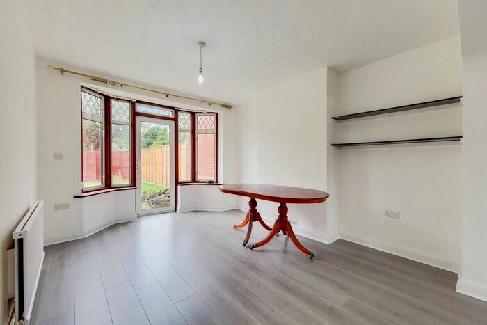 3 Bedroom Semi-detached House To Rent In Twyford Road, Harrow, HA2