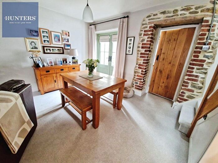2 Bedroom Cottage For Sale In Treoes, Bridgend, CF35