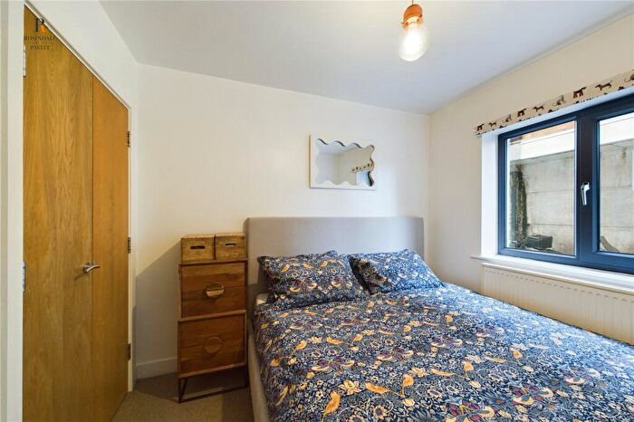 1 Bedroom Apartment For Sale In London Road, Mitcham, CR4