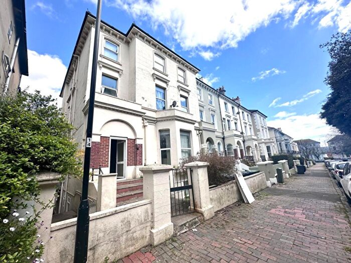 1 Bedroom Flat To Rent In , Upperton Gardens, Eastbourne, BN21