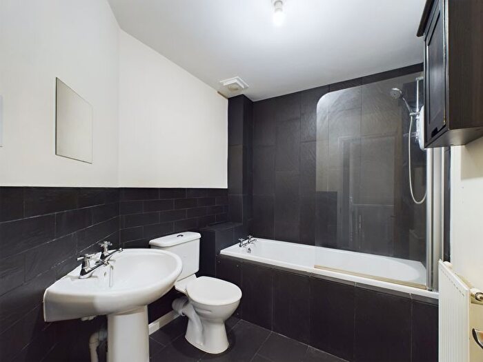 3 Bedroom Terraced House For Sale In Finchale Avenue, Priorslee, Telford, Shropshire., TF2