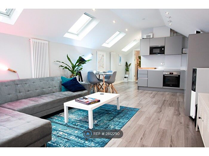 2 Bedroom Flat To Rent In London Road, Tunbridge Wells, TN4
