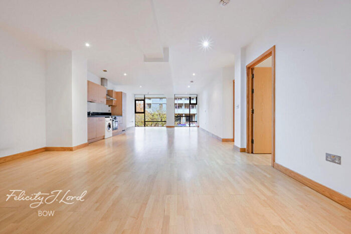 2 Bedroom Flat For Sale In Roach Road, London, E3