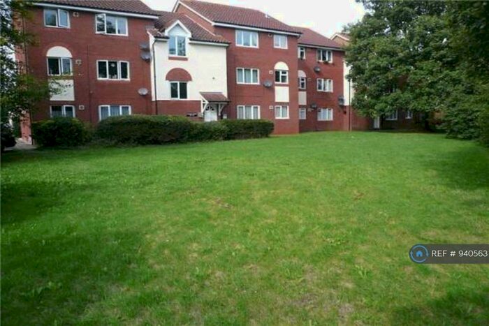 Studio To Rent In Flaxfield Court, Basingstoke, RG21