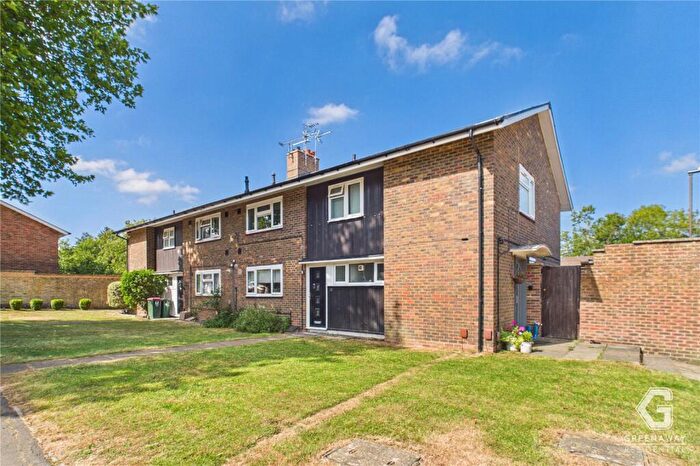 2 Bedroom Maisonette For Sale In Ryelands, Gossops Green, Crawley, West Sussex, RH11