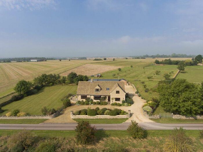 3 Bedroom Detached House For Sale In Burford, Shilton Road, Barley Lane, OX18