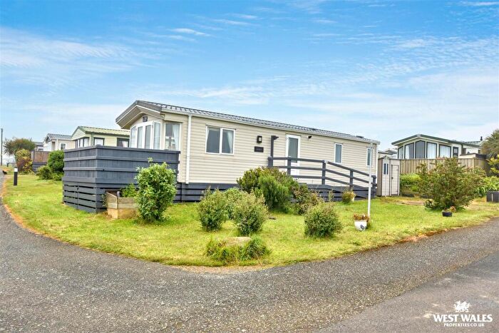 2 Bedroom Park Home For Sale In Park Hall Caravan Site, Pen Y Cwm, Haverfordwest, SA62