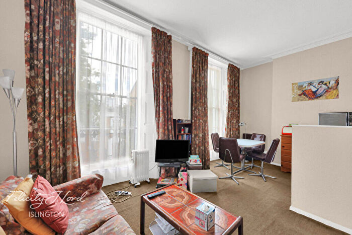 1 Bedroom Flat For Sale In Devonia Road, London, N1
