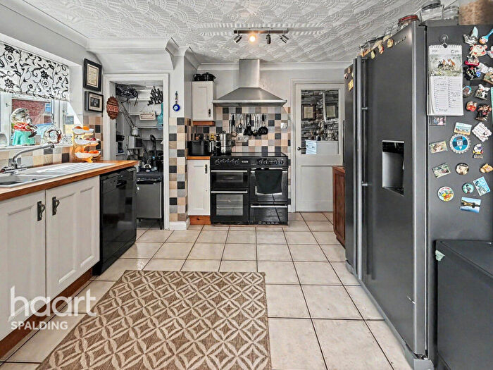 3 Bedroom Semi-Detached House For Sale In Nenelands, Sutton Bridge, PE12