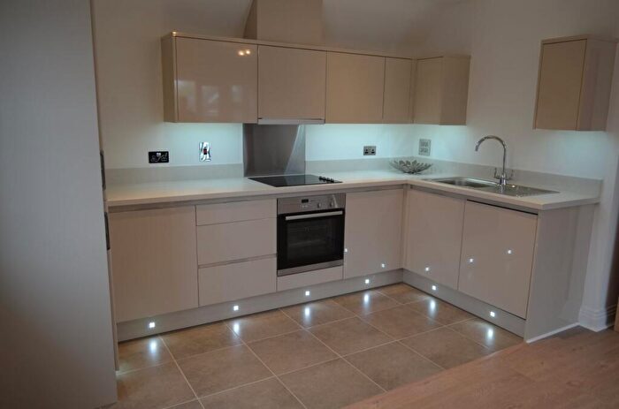 2 Bedroom Flat To Rent In Chamomile Court, Southgate, N14