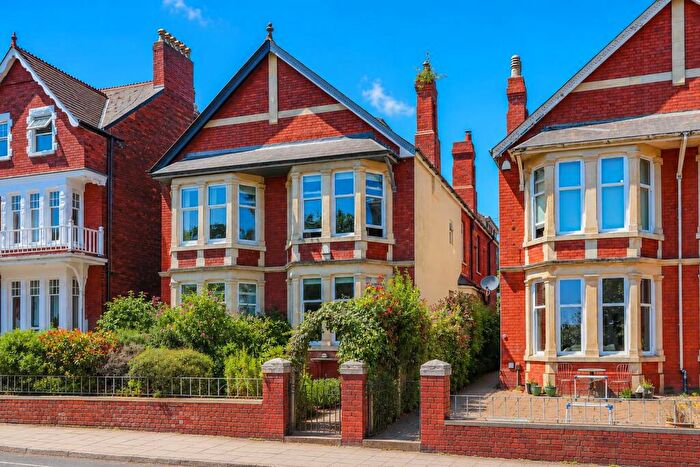 5 Bedroom Semi-Detached House For Sale In The Parade, Barry, CF62