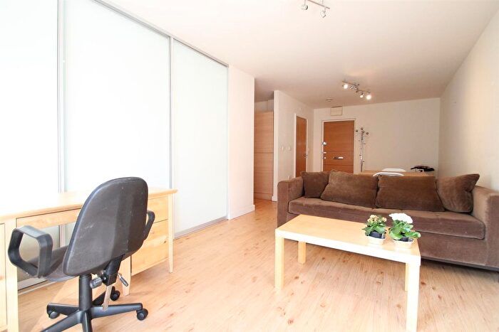 Studio To Rent In Amelia House, Boulevard Drive, NW9