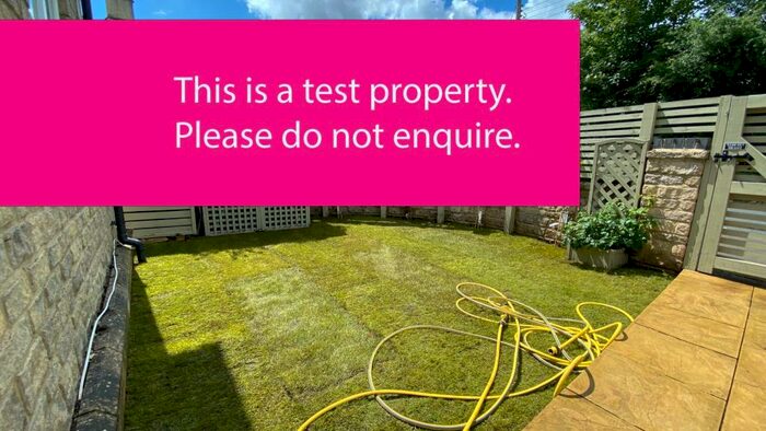 3 Bedroom Flat To Rent In Kersey Court, Frome, BA11