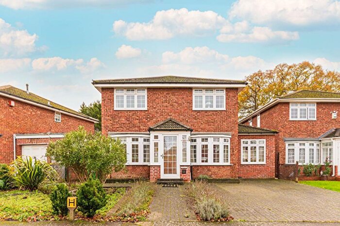 5 Bedroom Detached House For Sale In Maria Theresa Close, New Malden, KT3