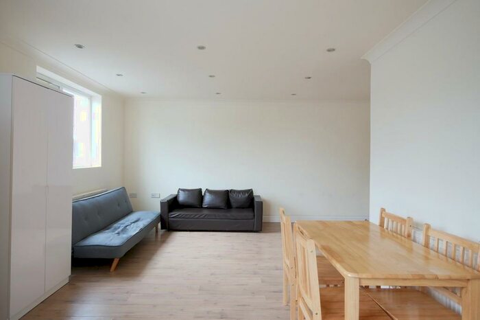 1 Bedroom Apartment To Rent In Green Lanes, Palmers Green, N13