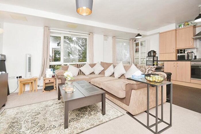 2 Bedroom Flat To Rent In Park Grange Mount, Norfolk Park, Sheffield, S2