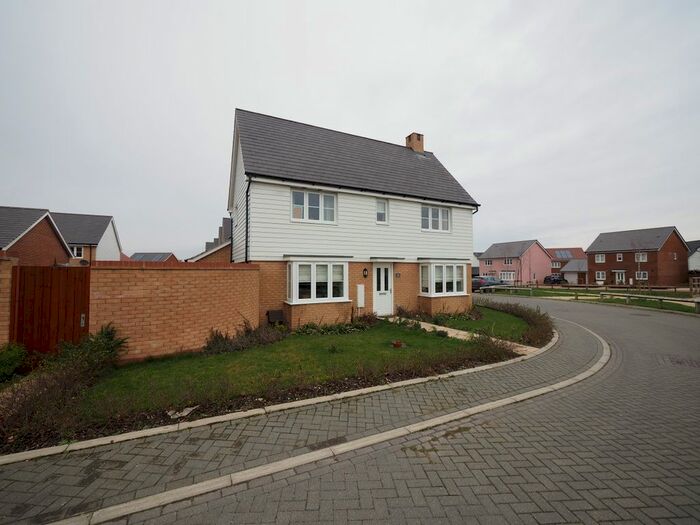 3 Bedroom Detached House To Rent In Peregrine Grove, Wymondham, Norfolk, NR18