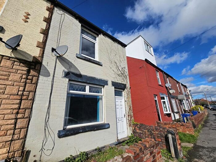 2 Bedroom House To Rent In Snydale Road, Cudworth, S72