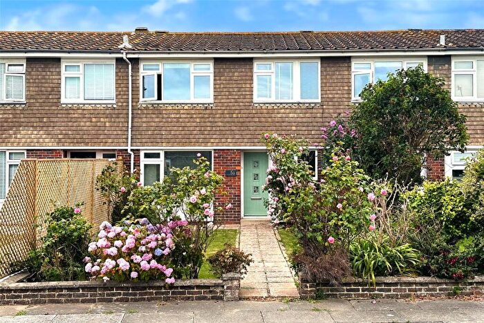 2 Bedroom Maisonette For Sale In Norfolk Gardens, Littlehampton, West Sussex, BN17