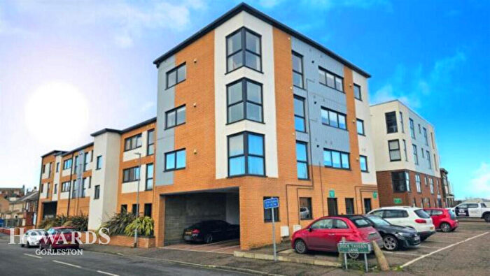 2 Bedroom Apartment For Sale In Dock Tavern Lane, Gorleston, NR31