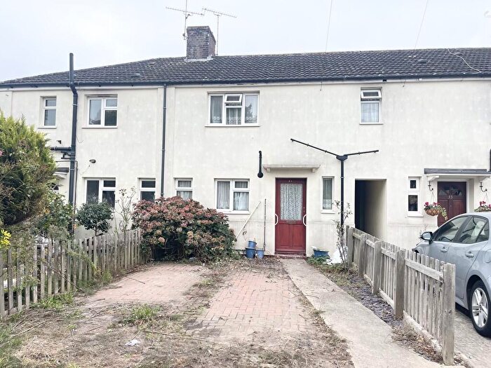 2 Bedroom Terraced House For Sale In North Avenue, Chelmsford, CM1