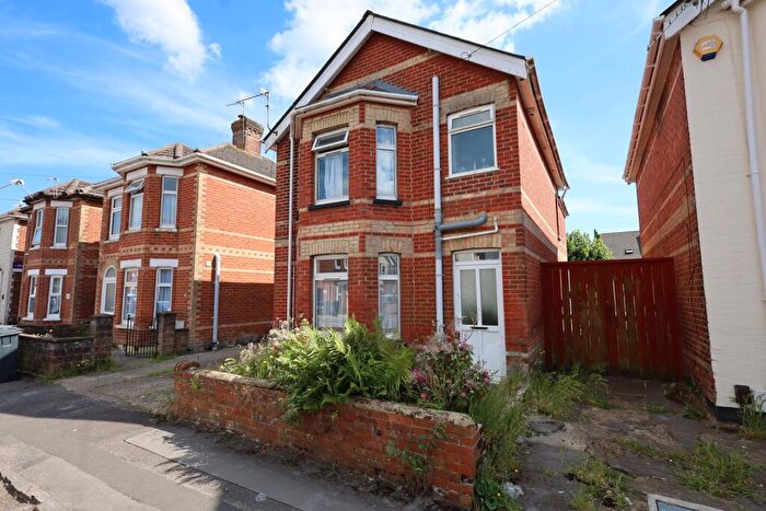 5 Bedroom Property To Rent In Parker Road, Bournemouth, BH9